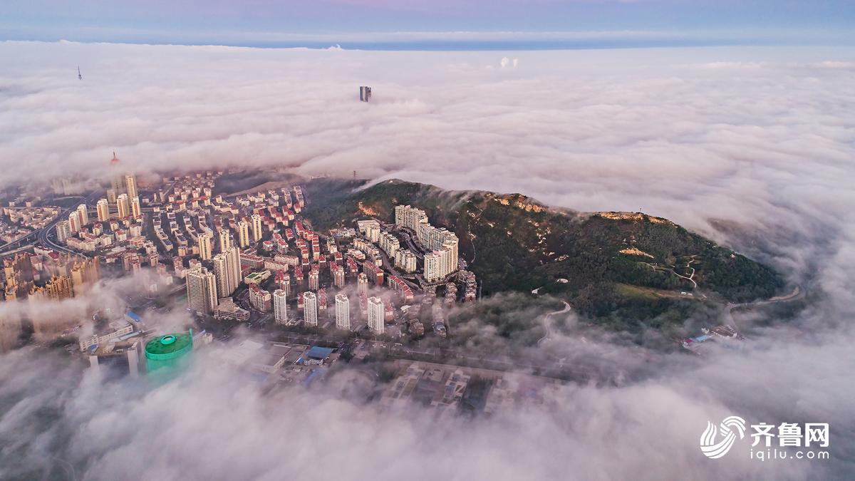 高清:遇見(jiàn)最美青島 平流霧下浮山宛入仙境 高清:遇見(jiàn)最美青島 平流霧下浮山宛入仙境