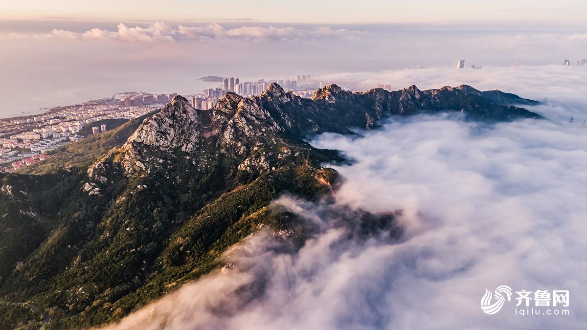 高清:遇見(jiàn)最美青島 平流霧下浮山宛入仙境 高清:遇見(jiàn)最美青島 平流霧下浮山宛入仙境