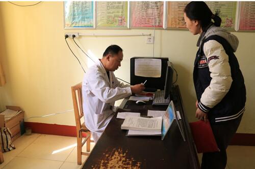 李哥莊鎮(zhèn)中心衛(wèi)生院__堅(jiān)守崗位，呵護(hù)健康