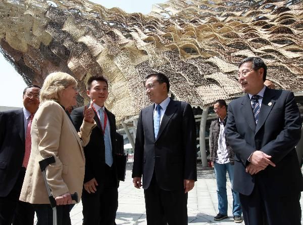 中央領(lǐng)導參觀上海世博園 親身體驗展示區(qū)(組圖)