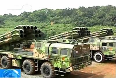 參演的國產(chǎn)某新型遠(yuǎn)程火箭炮，是陸軍中遠(yuǎn)程火力體系的重要組成部分。資料圖