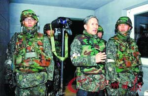 韓新任防長(zhǎng)視察延坪島 稱(chēng)對(duì)朝采取強(qiáng)硬措施
