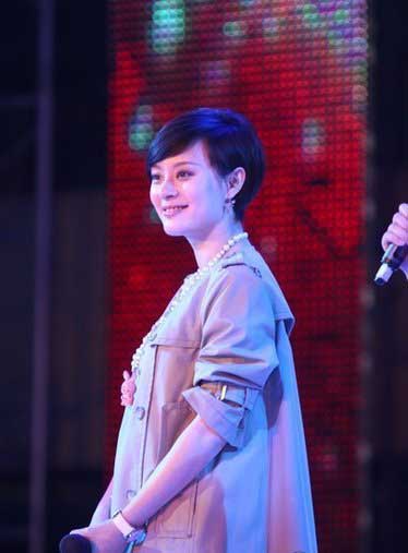 孫儷產(chǎn)子，產(chǎn)下一名健康男嬰。消息已經(jīng)被其母親在微博上證實。