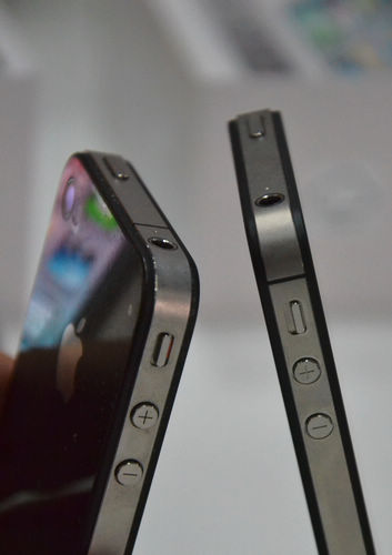 iphone4s開售，青島iphone4s真機實拍，銷售員介紹iphone4s套餐及辦理方法