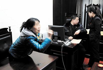 青島老賴住別墅拒還錢 夫妻輪流進(jìn)拘留所過年