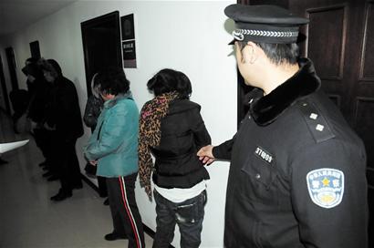 青島老賴住別墅拒還錢 夫妻輪流進(jìn)拘留所過年