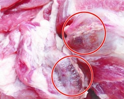 圖為唐女士買到的豬肉。