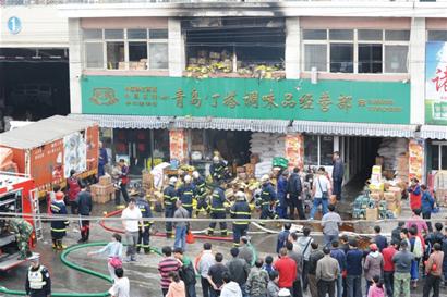 撫順路批發(fā)市場一家店鋪失火，燒掉價值十萬元味精
