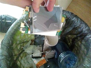 廢舊手機(jī)成艷照集中營