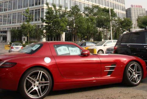 奔馳車3000公里即報廢 價值百萬車主維權(quán)