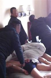 青島破獲特大販毒案 毒梟開(kāi)洗浴中心坐擁三美