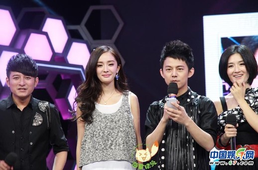 楊冪熱舞賣(mài)萌