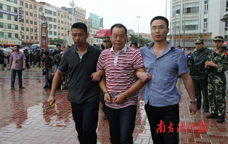 抓獲涉黑犯罪團(tuán)伙主犯胡某昇。南方法治報(bào) 錢文攀 攝