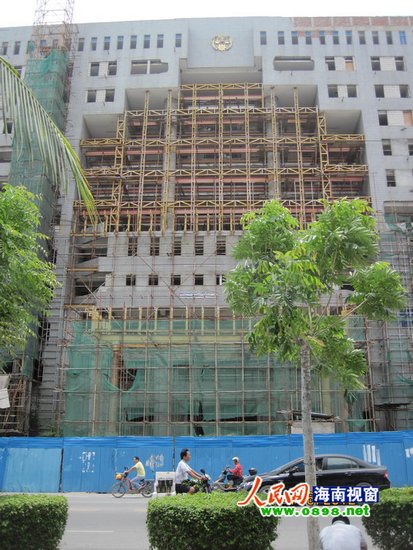 三亞中院花4000萬將辦公樓修成危房