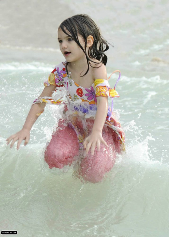 蘇瑞未公開泳裝照 露背露肩露長(zhǎng)腿如天使降臨