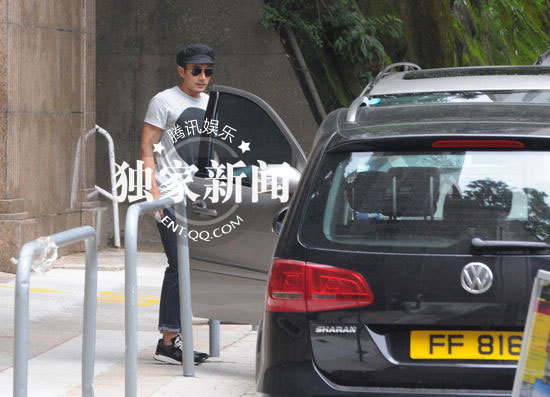 劉愷威打造香港愛巢 攜楊冪同賞港島風(fēng)光