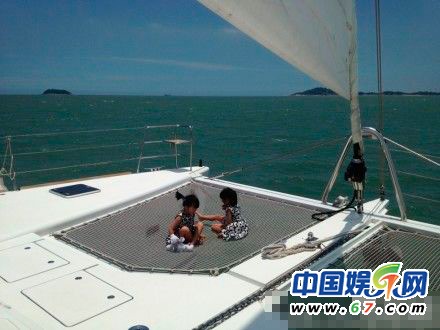 小S攜全家出海度假