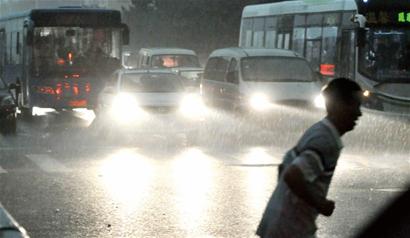 青島遇強(qiáng)降雨