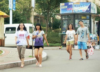 高校陰盛陽(yáng)衰漸成女兒國(guó) 51人班男生只7人組不起球賽