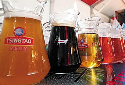 青島四啤酒狂歡地酒價(jià)差得離譜 青島四啤酒狂歡地酒價(jià)差得離譜