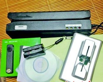銀行卡復制器網上猖狂銷售 隨便復制卡片信息