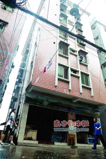 案發(fā)的15號出租樓。