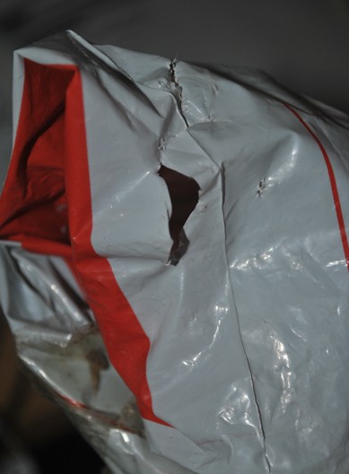 青島美女網(wǎng)購新衣慘被拆包涂鴉 疑天天快遞報復(fù) 青島美女網(wǎng)購新衣慘被拆包涂鴉 疑天天快遞報復(fù)