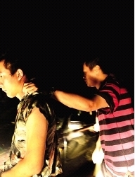 7月24日，江永縣公安局摧毀一個(gè)特大野外賭博團(tuán)伙，抓獲涉賭人員37人。 圖/通訊員黃海