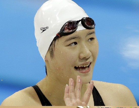 葉詩(shī)文破紀(jì)錄再奪冠 成雙冠王