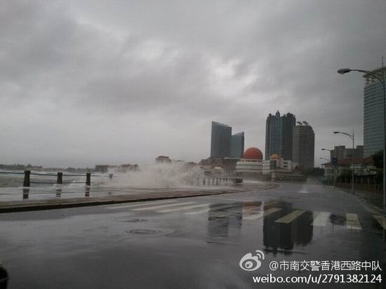 網(wǎng)友實拍臺風達維影響下的青島
