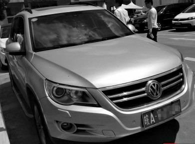 37萬進口大眾途威1年就出故障 最快只能跑100