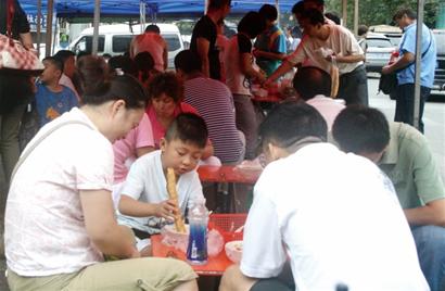 青島400個綠色早餐點僅剩百處 市民早餐單一價格貴