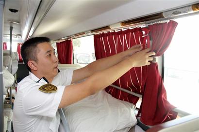 青島長(zhǎng)途臥鋪?lái)毰?駕駛員24小時(shí)監(jiān)控 7年徹底退市 青島長(zhǎng)途臥鋪?lái)毰?駕駛員24小時(shí)監(jiān)控 7年徹底退市