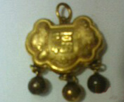 仁議老字號足金洗后變黑 店家涉嫌虛假宣傳