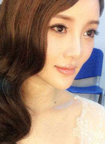 李小璐高清懷孕照 面容精致被贊五官無(wú)死角