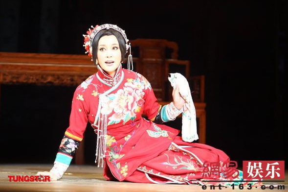 劉曉慶承認(rèn)戀愛(ài)