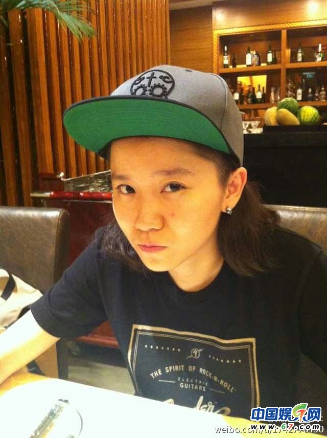 好聲音大山劉珊珊圓寸照曝光，網(wǎng)友揭其同性戀身份