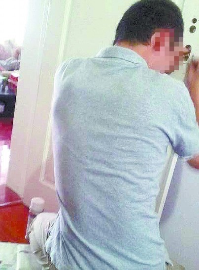 青島夫妻吵架愛(ài)摔門(mén)木工1天賺2千 幾年就買(mǎi)房車(chē)只買(mǎi)奧迪