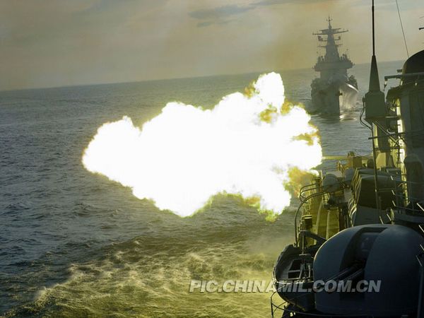 資料圖：南海艦隊某機(jī)動岸導(dǎo)團(tuán)正在某合同對海攻擊演練中實(shí)射導(dǎo)彈。