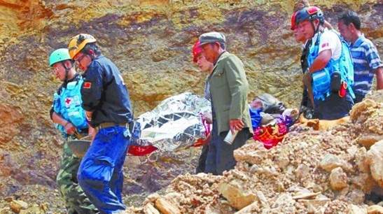 青島8勇士馳援云南彝良災(zāi)區(qū) 2女將負責(zé)醫(yī)療衛(wèi)生