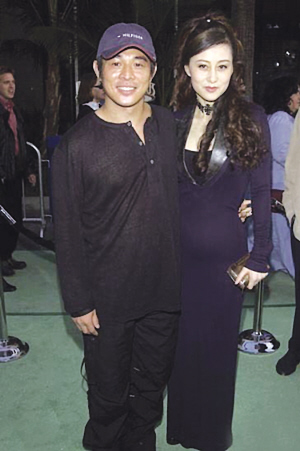 李連杰的妻子利智選美出身，身材火辣。