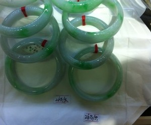 青島翡翠市場價(jià)格存陷阱 同款產(chǎn)品價(jià)差幾十倍