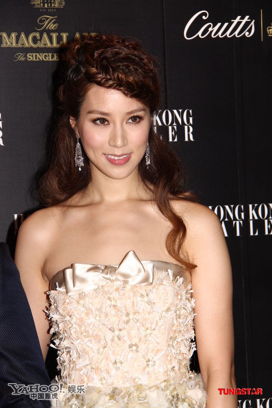 千億媳婦徐子淇與李家誠(chéng)恩愛(ài)亮相 身材仍完美(