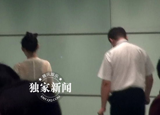 大S現(xiàn)身衣著寬松難掩發(fā)福 獨自出行不見汪小菲