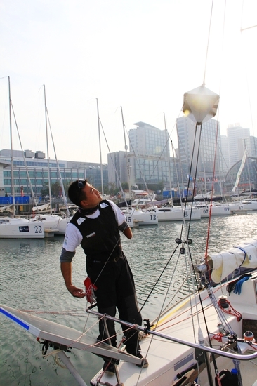 青島獨(dú)臂哥揚(yáng)帆環(huán)游中國(guó)海