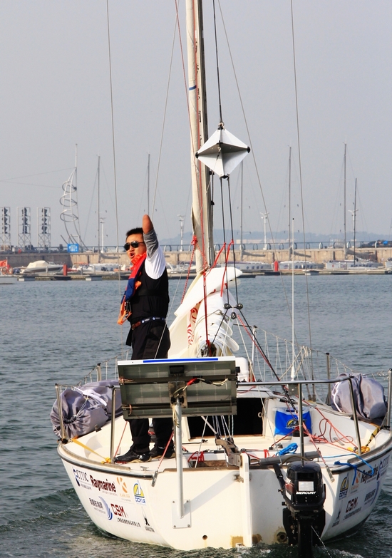 青島獨(dú)臂哥揚(yáng)帆環(huán)游中國(guó)海