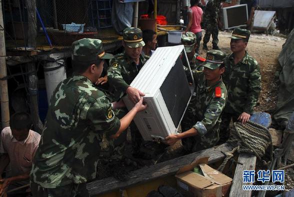 福建海堤潰堤50余米民宅被淹 百名群眾緊急轉移