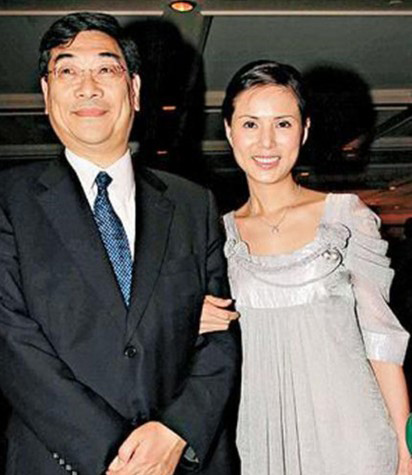 李若彤與富商男友親昵 男大女20歲 網(wǎng)友呼夢碎