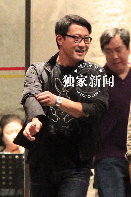 黎明與愛徒李治廷喝醉 北京千萬元別墅首曝光