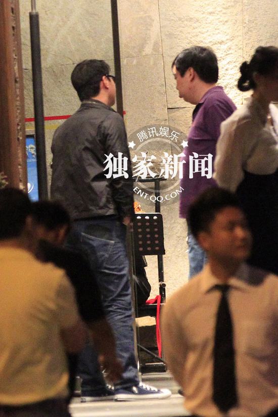 黎明與愛徒李治廷喝醉 北京千萬元別墅首曝光